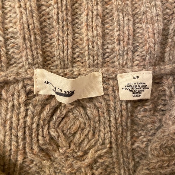 EUC Anthropologie Sleeping on Snow Button Sweater - Picture 8 of 10